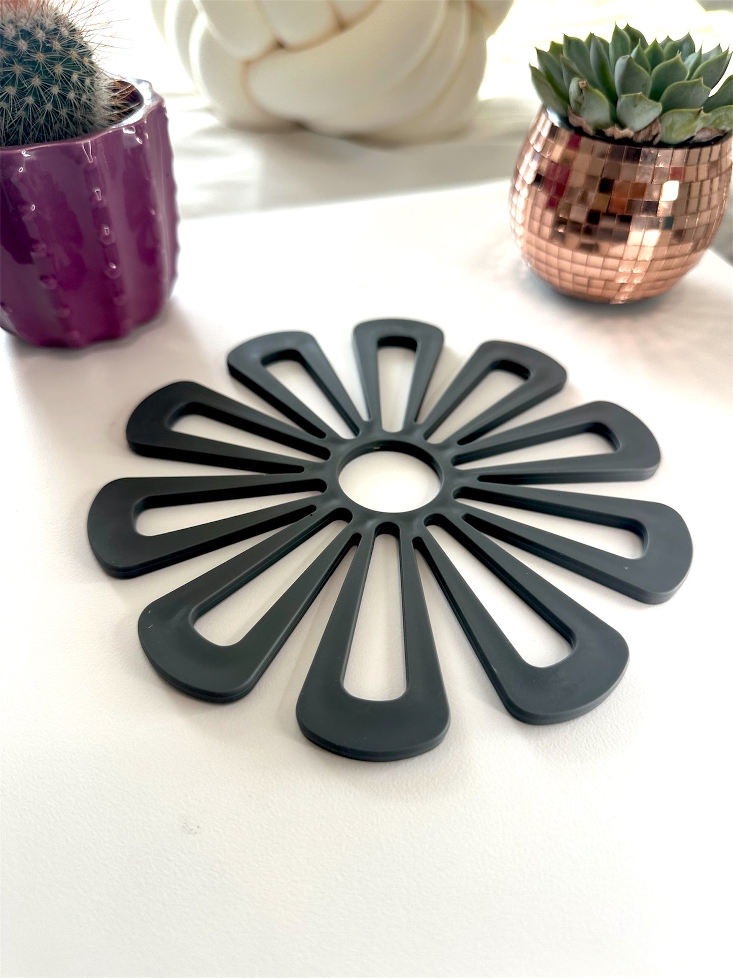 Flower Shape Silicone Trivet Mat and Pads  - Gray